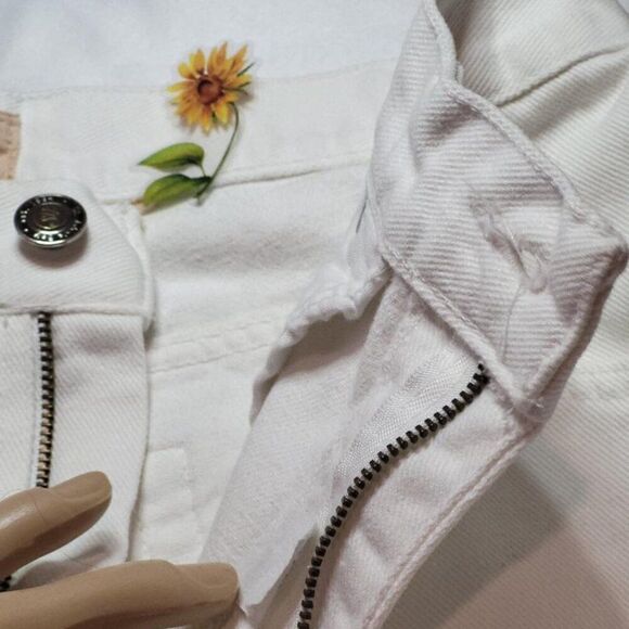 St. Johns, Women's White Jeans, Size 4, Not Worn - Picture 4 of 8
